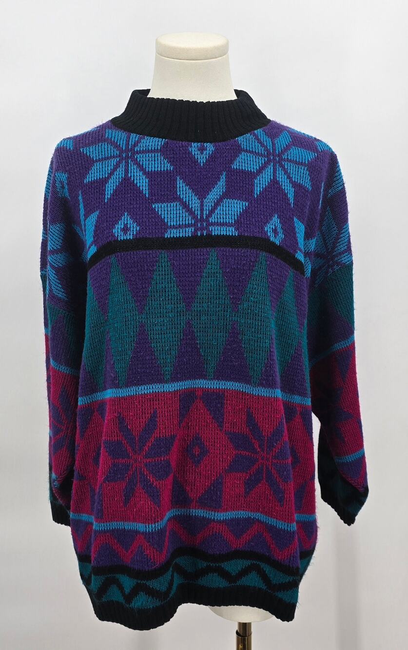 Vintage Classic Essentials Multi Colored Geometric‎ Christmas Sweater